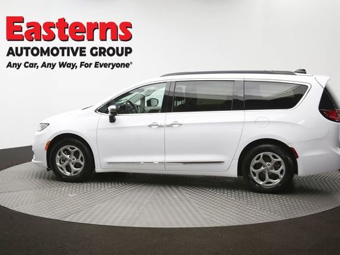 Used 2023 Chrysler Pacifica Limited FWD image 64
