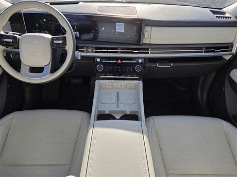 Used 2025 Hyundai Santa Fe Calligraphy image 13