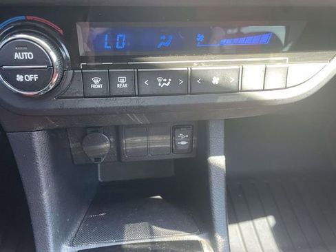 Used 2015 Toyota Corolla S image 21