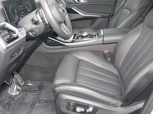 Used 2025 BMW X7 xDrive40i w/ Executive Package image 23