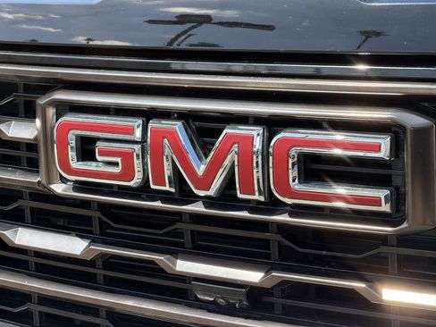 Used 2024 GMC Sierra 2500 AT4X AWD/4WD image 31