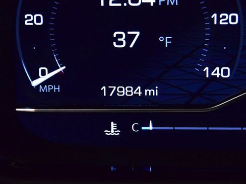 Used 2024 GMC Yukon XL Denali w/ Advanced Technology Package image 17