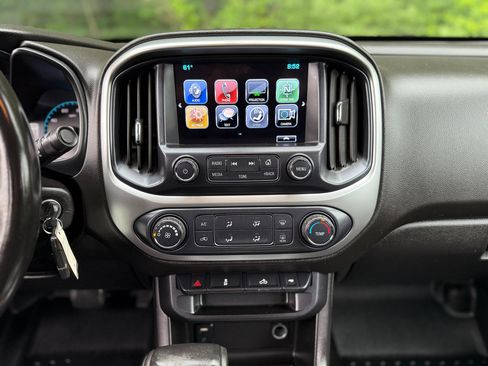 Used 2018 Chevrolet Colorado LT w/ LT Convenience Package image 17