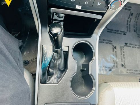 Used 2017 Toyota Camry LE image 28