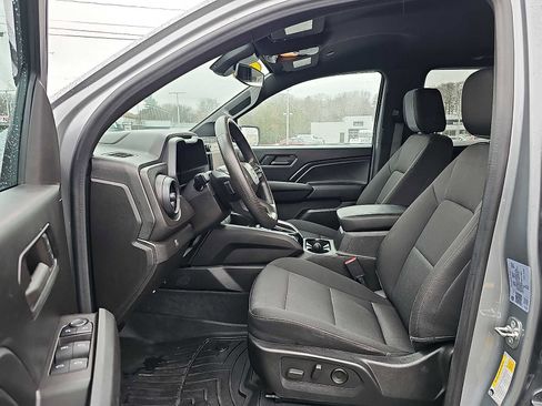 Used 2024 Chevrolet Colorado Trail Boss image 13