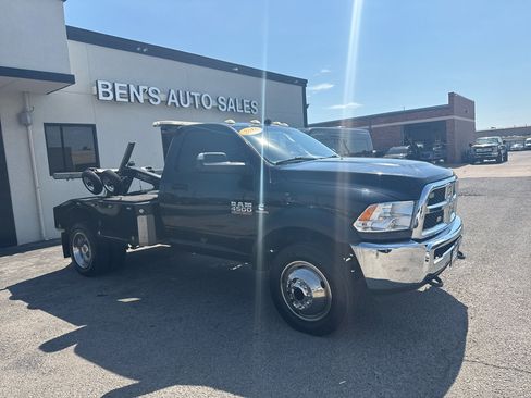 Used 2016 RAM 4500 Tradesman w/ Power & Remote Entry Group image 4