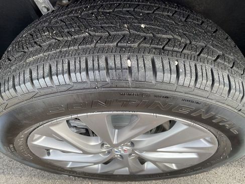 Used 2025 Buick Enclave Preferred image 35