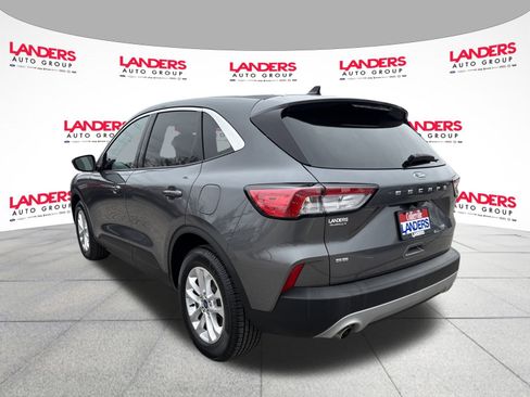 Used 2021 Ford Escape SE image 5