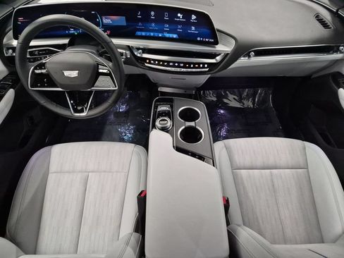 Certified 2024 Cadillac Lyriq Luxury AWD/4WD image 10