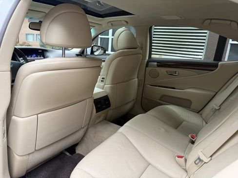 Used 2014 Lexus LS 460 image 26