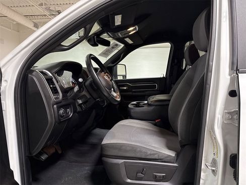 Used 2024 RAM 3500 Big Horn image 19
