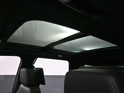 Used 2023 Chevrolet Tahoe Z71 w/ Luxury Package image 29