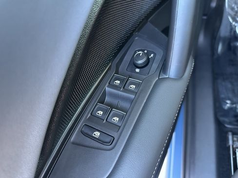 Used 2025 Volkswagen Tiguan SE w/ Panoramic Sunroof Package AWD/4WD image 31