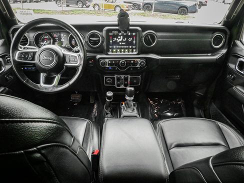 Used 2022 Jeep Wrangler Unlimited Sahara w/ Cold Weather Group AWD/4WD image 28