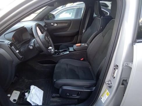 Certified 2023 Volvo C40 P8 Recharge Plus image 3