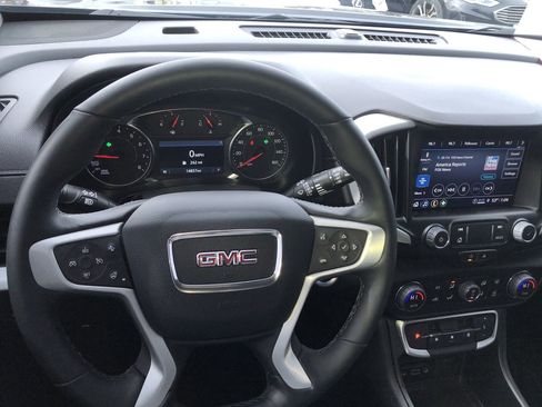 Used 2024 GMC Terrain SLT image 16