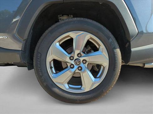 Used 2021 Toyota RAV4 XLE Premium AWD/4WD image 13