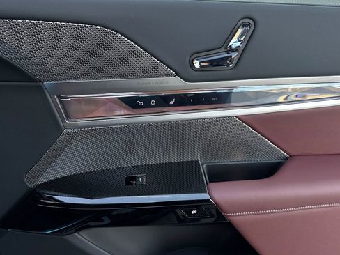 New 2026 BMW 760i xDrive w/ Premium Package image 18