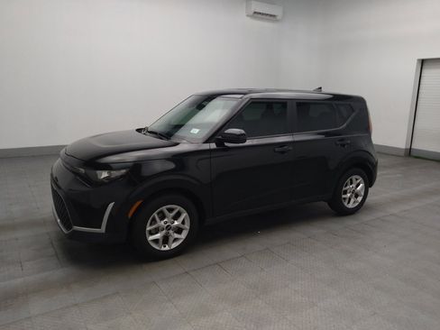 Used 2023 Kia Soul LX w/ LX Technology Package FWD image 2