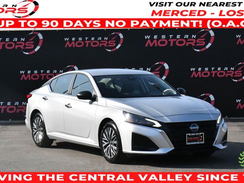 Used 2024 Nissan Altima 2.5 SV FWD image 1