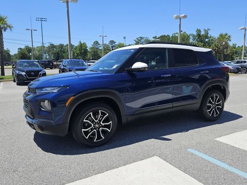 Used 2022 Chevrolet TrailBlazer ACTIV w/ Sun and Liftgate Package AWD/4WD image 2
