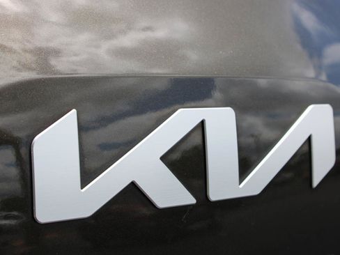 Used 2023 Kia Telluride S AWD/4WD image 8