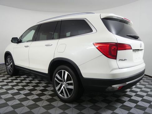 Used 2017 Honda Pilot Touring image 5