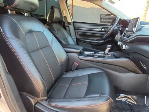 Used 2019 Nissan Altima 2.5 SR FWD image 17