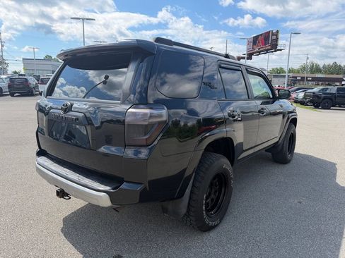 Used 2019 Toyota 4Runner TRD Off-Road Premium AWD/4WD image 8