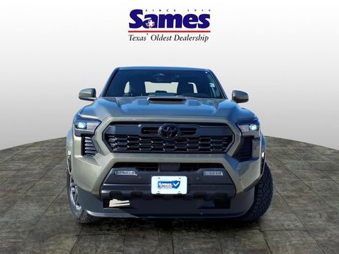 Used 2024 Toyota Tacoma TRD Sport w/ TRD Sport Upgrade Package image 2