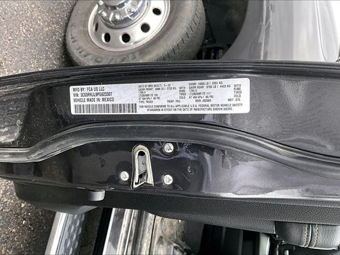 Used 2023 RAM 3500 Laramie AWD/4WD image 4