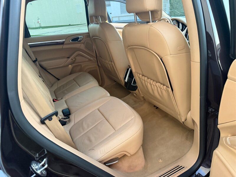 Used 2014 Porsche Cayenne Diesel AWD/4WD image 11