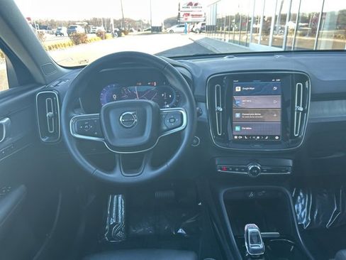 Certified 2025 Volvo XC40 B5 Plus image 18