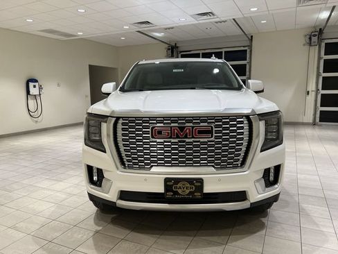 Used 2024 GMC Yukon XL Denali AWD/4WD image 8