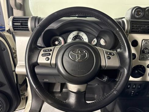 Used 2013 Toyota FJ Cruiser 4WD w/ Upgrade Pkg image 18