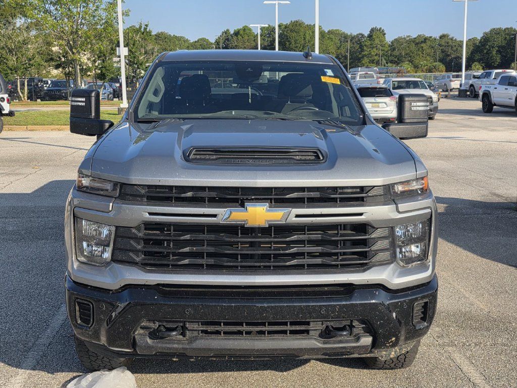 Used 2025 Chevrolet Silverado 2500 Custom w/ Custom Value Package AWD/4WD image 2