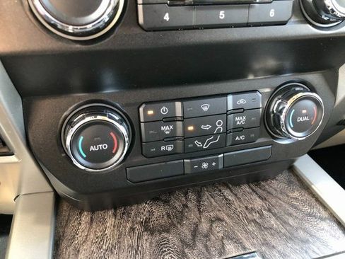 Used 2019 Ford F350 Lariat w/ Chrome Package image 10