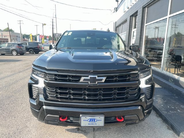 Used 2022 Chevrolet Silverado 1500 RST w/ Redline Edition AWD/4WD image 2