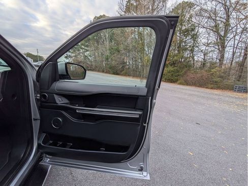 Certified 2021 Ford Expedition XLT image 29