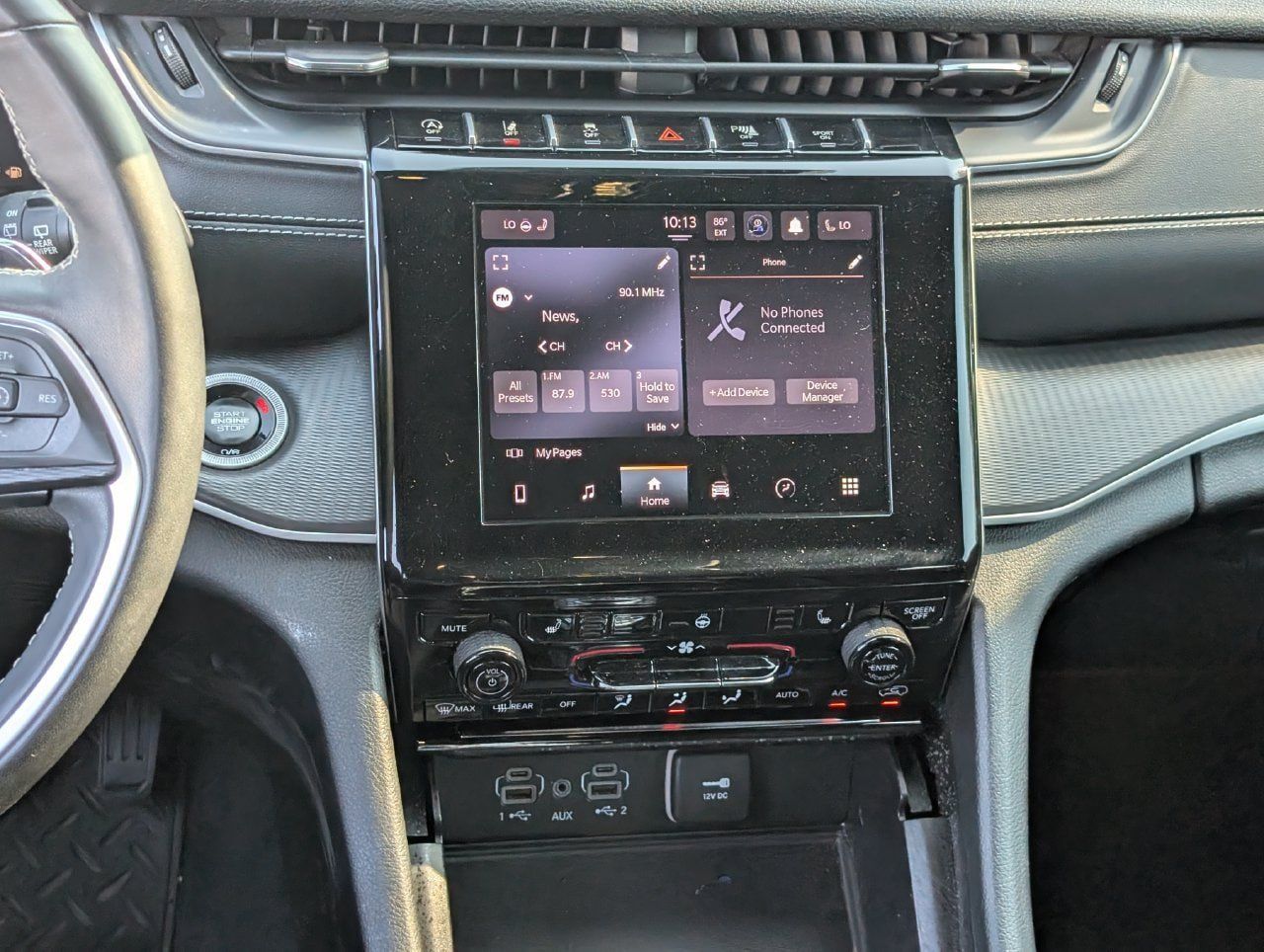 Used 2024 Jeep Grand Cherokee Altitude AWD/4WD image 13