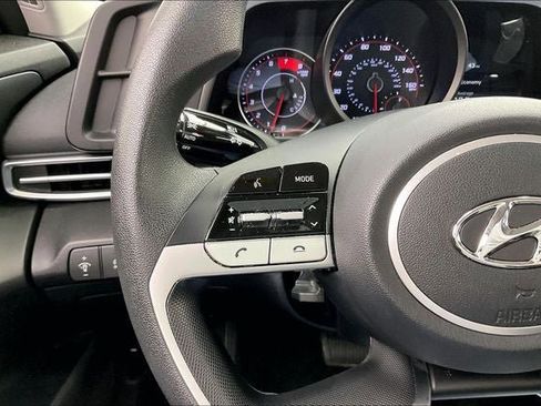 Certified 2023 Hyundai Elantra SE FWD image 22