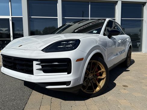 Used 2025 Porsche Cayenne S AWD/4WD image 40