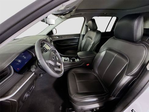 Used 2023 Jeep Grand Cherokee Limited w/ Luxury Tech Group II AWD/4WD image 15