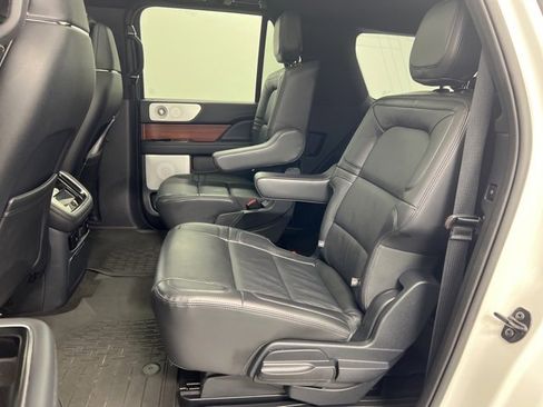 Used 2024 Lincoln Navigator L Reserve image 17