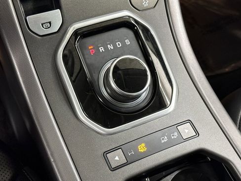 Used 2018 Land Rover Range Rover Evoque SE image 26