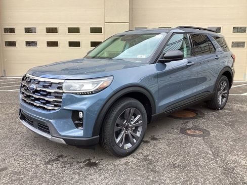 New 2026 Ford Explorer Active w/ Active Comfort Package image 3