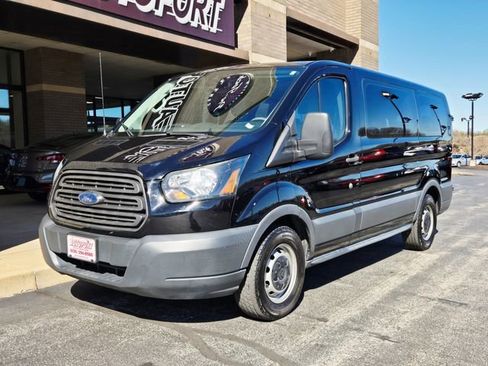 Used 2017 Ford Transit 150 XL image 3