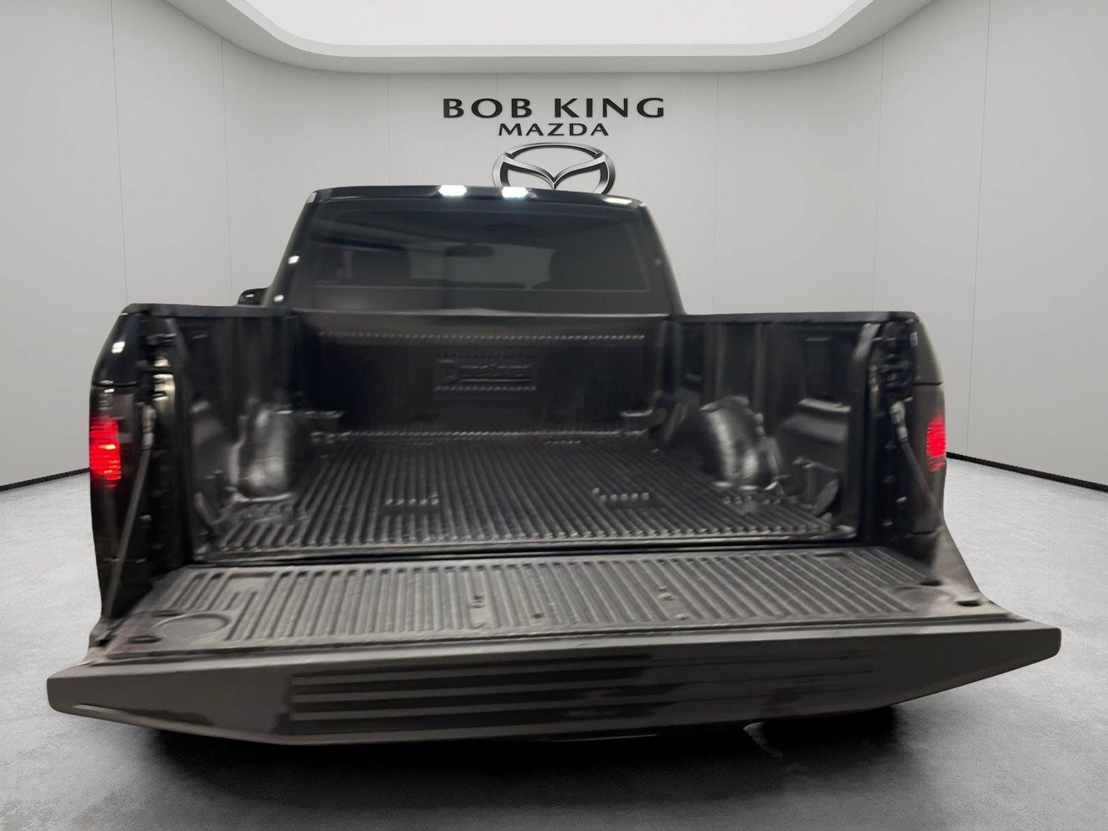 Used 2017 Ford F150 XL w/ Equipment Group 101A Mid RWD image 12