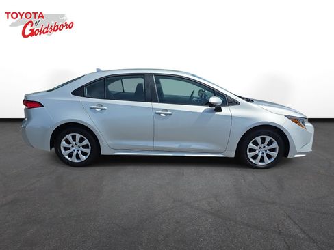 Used 2026 Toyota Corolla LE FWD image 4