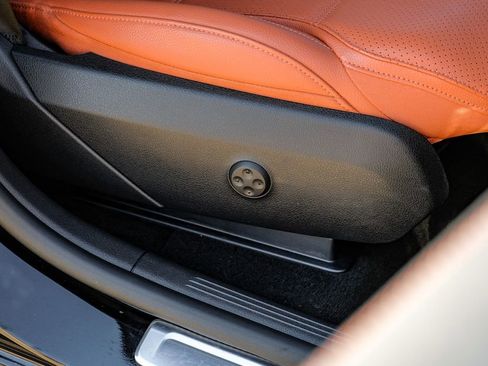 Used 2023 Mercedes-Benz GLC 300 4MATIC image 38